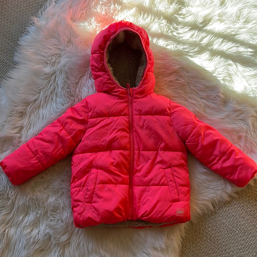 GAP Hot pink reversible puffer jacket size 5T